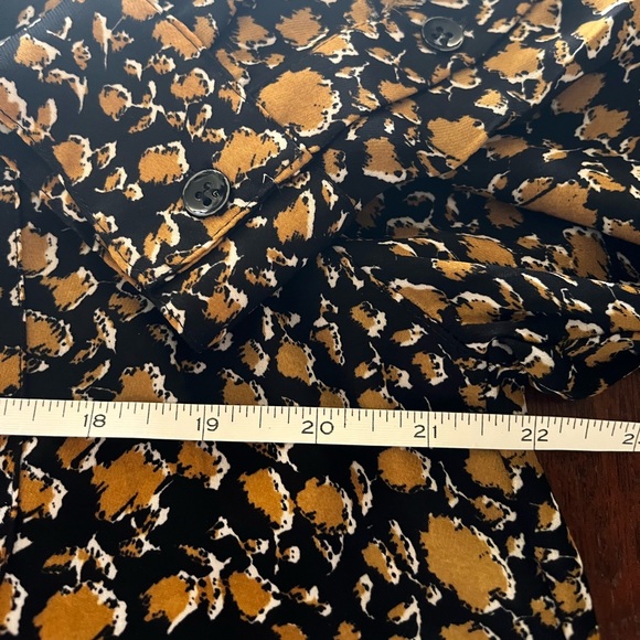 Black gold ocre details long sleeve button down shirt - Picture 5 of 6